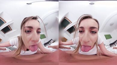 Czech Babe Rides Hard with Bouncy Tits in Full Action / MatureVRTube