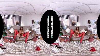 Naughty Christmas Morning: Busty Babe Unwraps Her New Toy! Exclusively on MatureVRTube