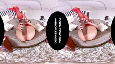 Naughty Christmas Morning: Busty Babe Unwraps Her New Toy! Exclusively on MatureVRTube